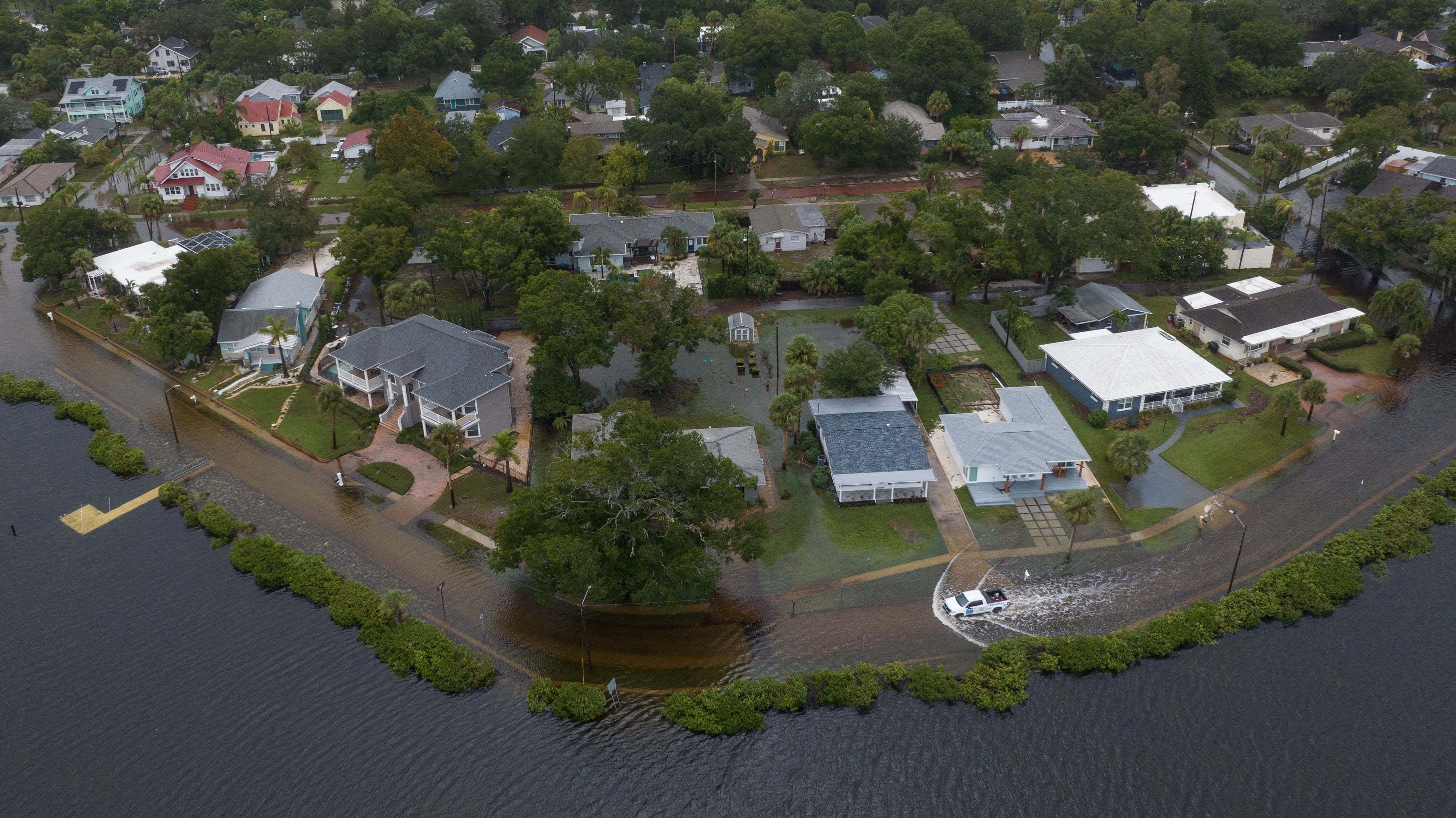 Desde 2019, Florida supera al resto de Estados Unidos al construir nuevas propiedades en riesgo de inundaciones. (REUTERS/Adrees Latif)