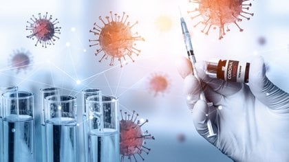 Los científicos están preocupados por las nuevas cepas halladas del nuevo coronavirus (Shutterstock.com)