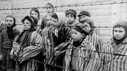De los 6 millones de personas de religión judía que fueron asesinados por el régimen nazi, se estima que entre 1,5 y 2,5 millones pasaron por Auschwitz desde su apertura en mayo de 1940. (Exposición del Museo Memorial del Holocausto)