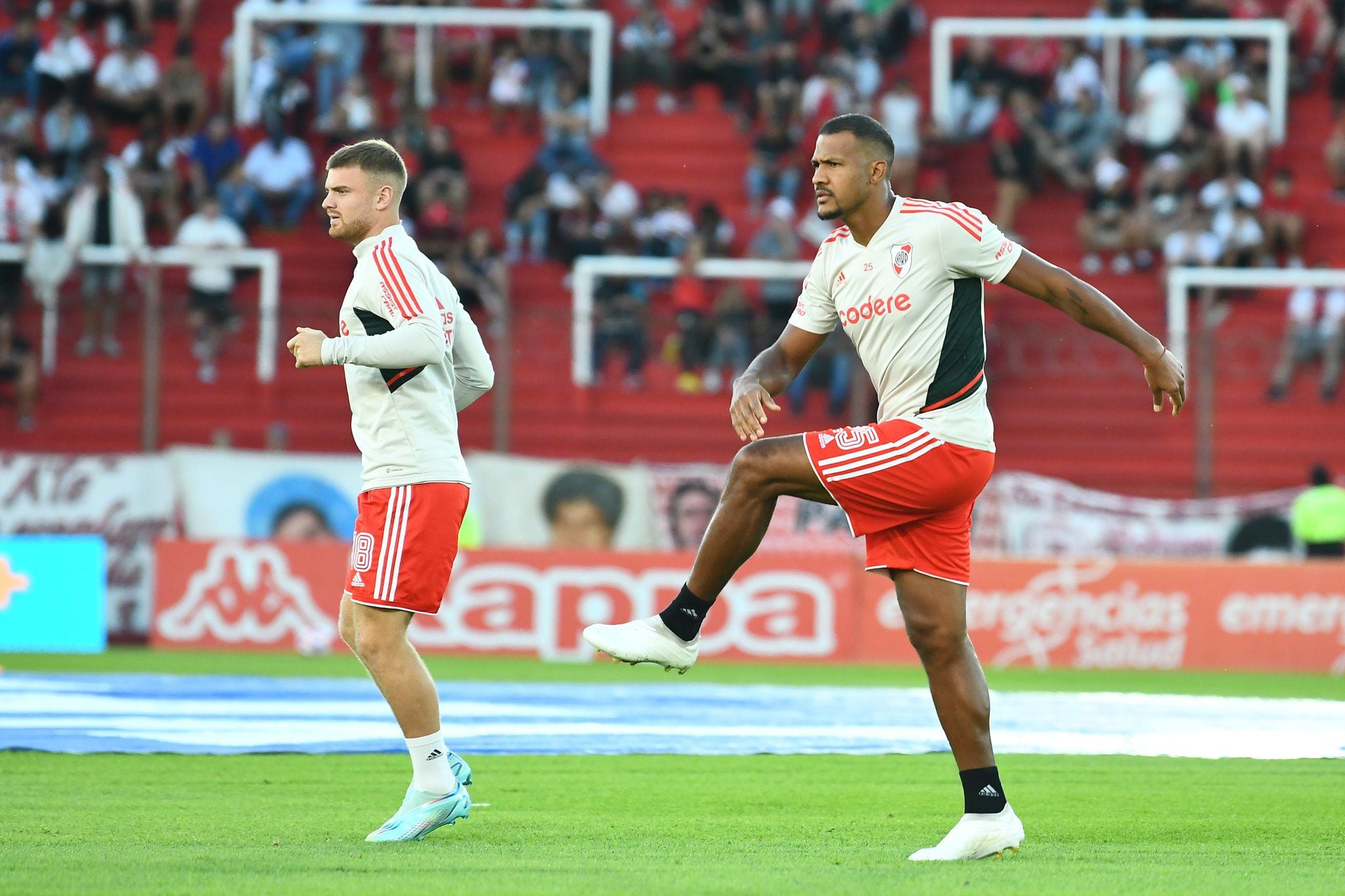 Salomón Rondón será el delantero titular ante Huracán junto con Lucas Beltrán