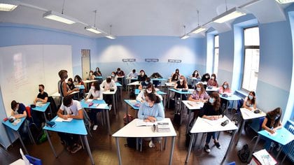 Una escuela secundaria en el norte de Italia (EFE / EPA / ALESSANDRO DI MARCO)