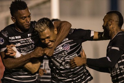 Teófilo Gutiérrez celebra su gol ante Plaza Colonia en el partido de ida de la segunda ronda de la Copa Sudamericana