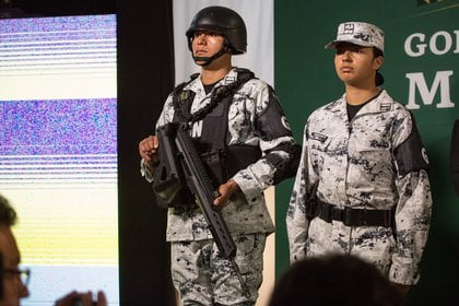 La Guardia Nacional tiene estructura y mandos militares aunque se presenta como corporación civil (FOTO: OMAR MARTÍNEZ /CUARTOSCURO.COM)