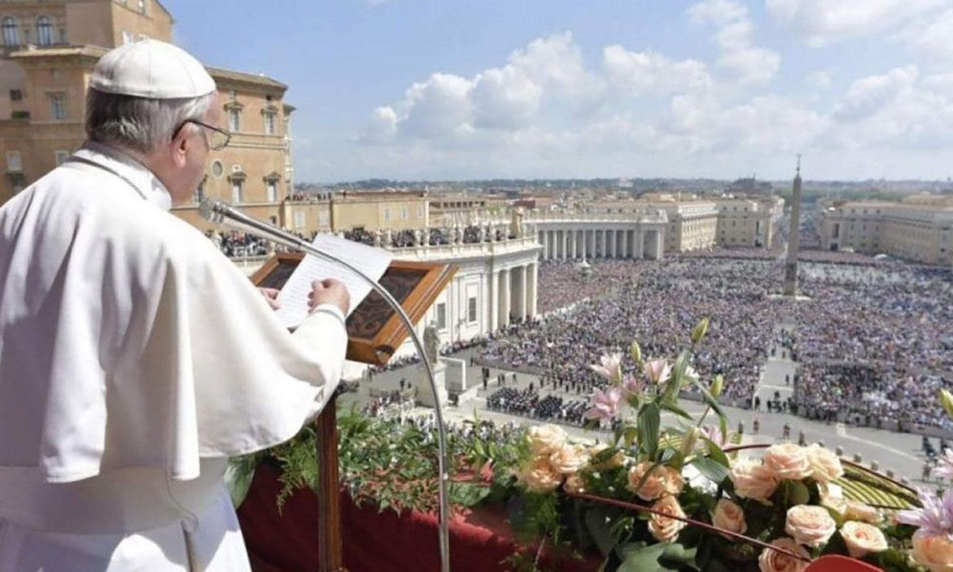 El Papa es el sucesor del apóstol Pedro, y es el obispo de Roma, la cabeza de la Iglesia Católica