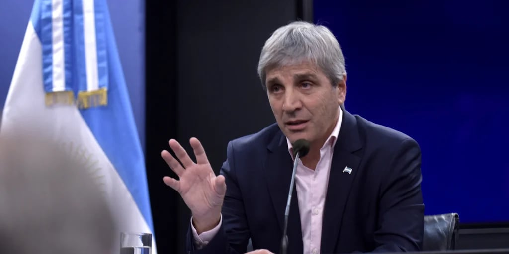 Las 11 promesas que hizo Luis Caputo sobre la economía argentina y las cosas “que ya están pasando”