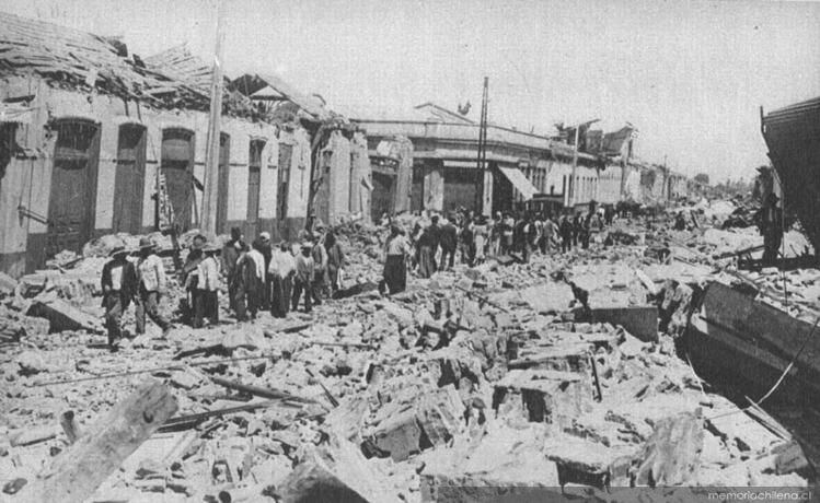  Aunque se calculan alrededor de 30 mil muertos por el sismo, solo se identificaron a poco más de 5 mil victimas (Archivo Fotográfico y Digital de la Biblioteca Nacional de Chile). 