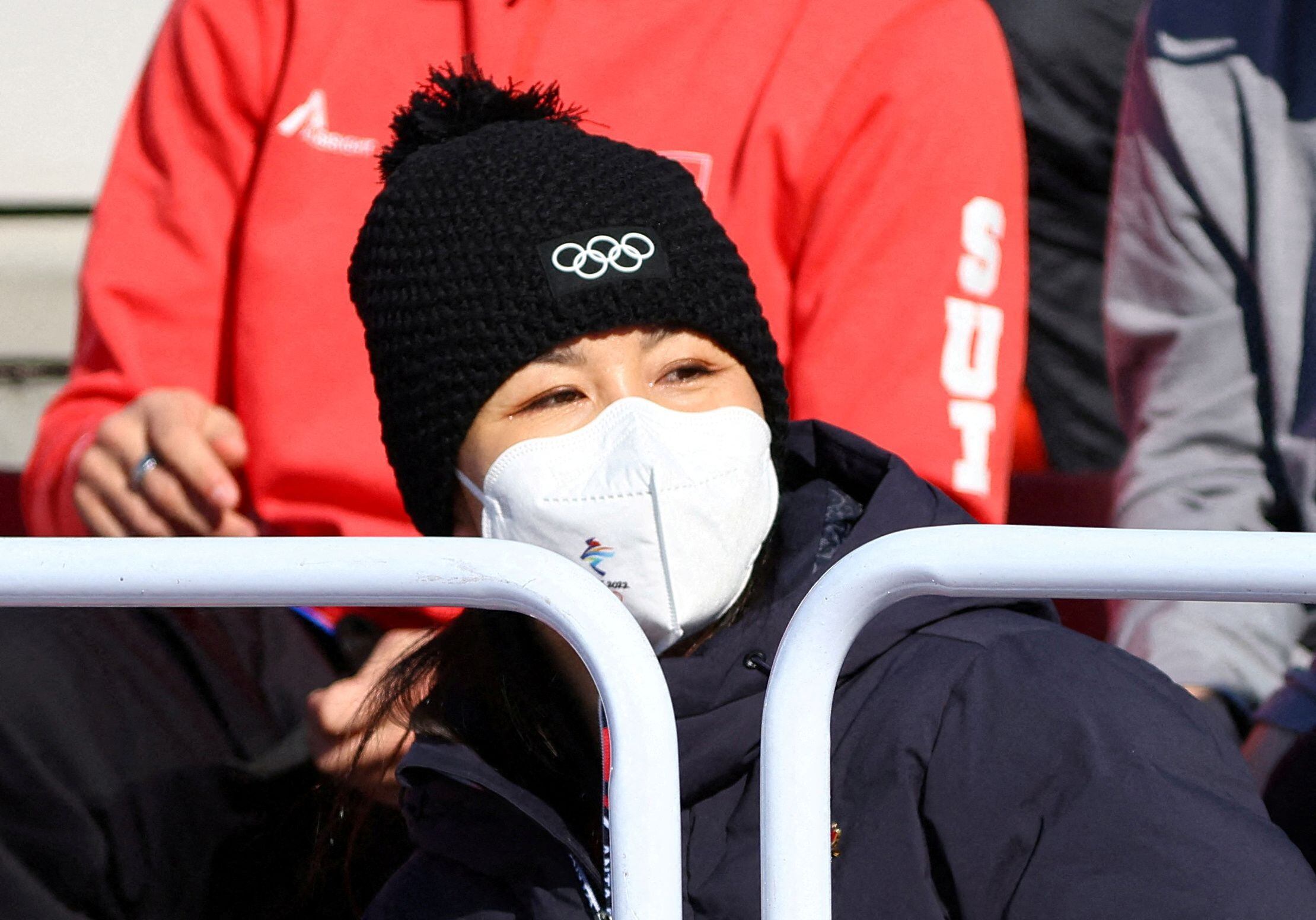 2022 Beijing Olympics - Freestyle Skiing - Women's Freeski Big Air - Final - Run 3 - Big Air Shougang, Beijing, China - February 8, 2022. China's Peng Shuai wearing a face mask watches the event. REUTERS/Fabrizio Bensch     SEARCH "OLYMPICS DAY 5" FOR BEIJING 2022 WINTER OLYMPICS EDITOR'S CHOICE, SEARCH "REUTERS OLYMPICS TOPIX" FOR ALL EDITOR'S CHOICE PICTURES    TPX IMAGES OF THE DAY