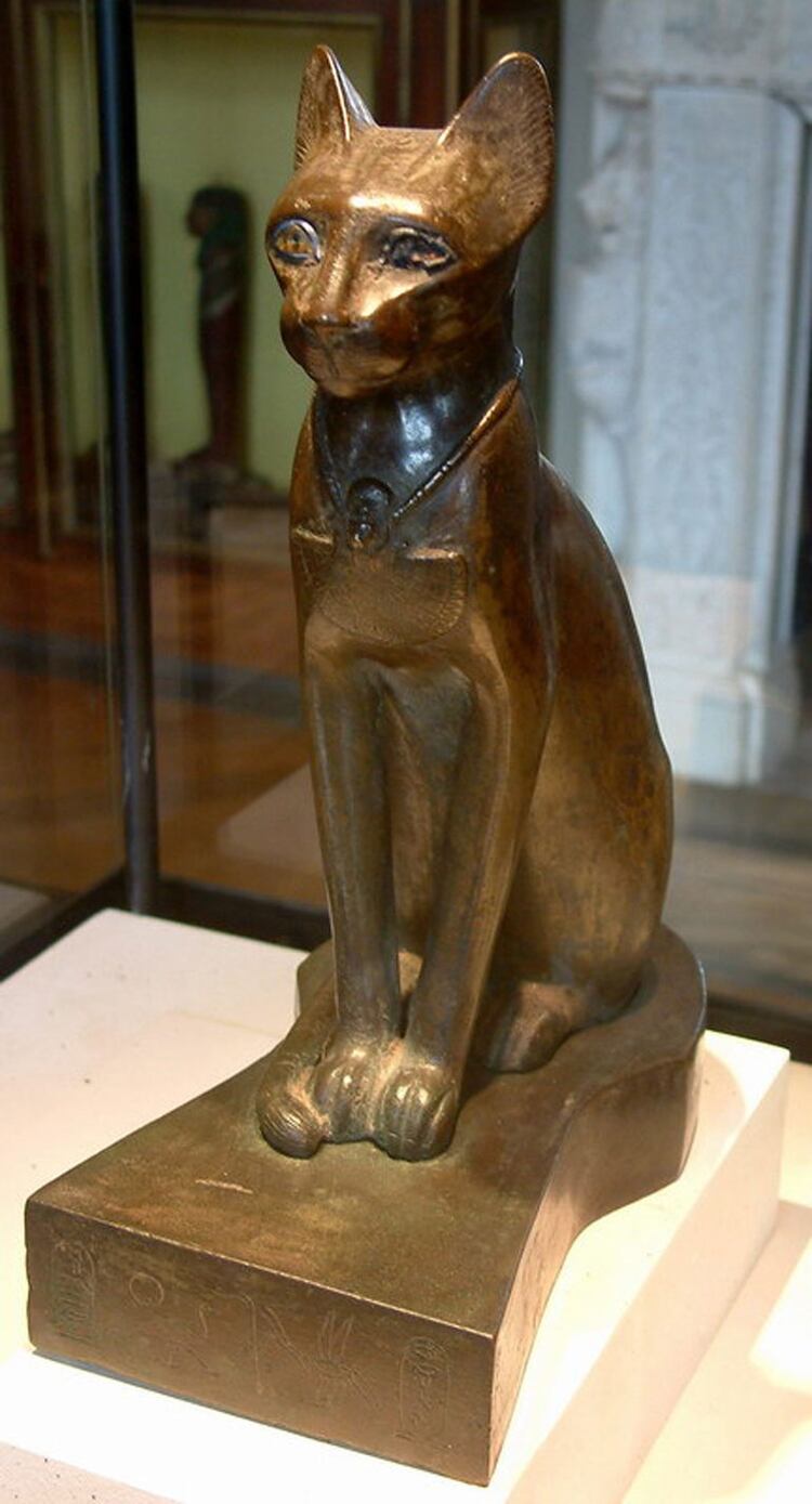 La diosa Bastet, bronce, antigüedades egipcias, Museo del Louvre, París