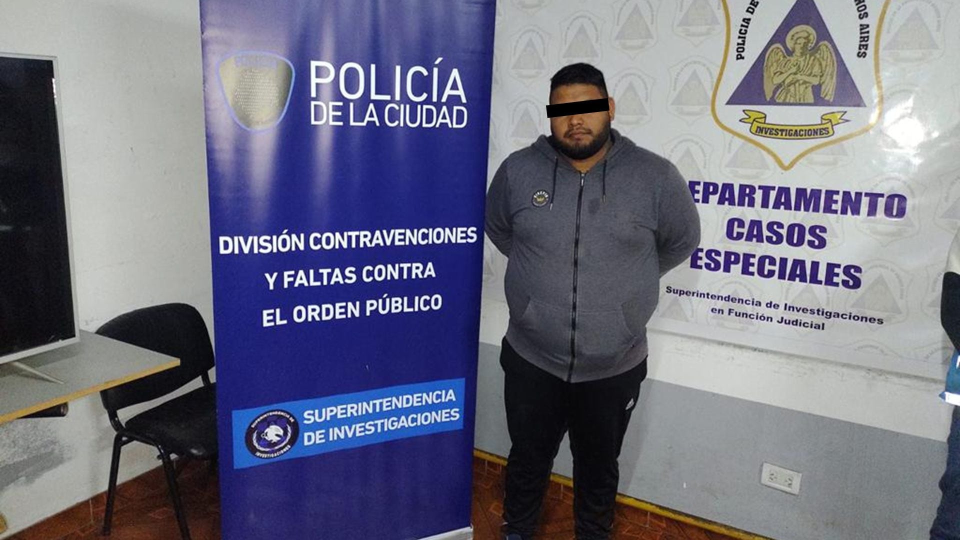 Los primeros interrogados fueron dos hombres contratados para realizar la pegatina: Christian Mendez (29) y su padre Darío (53)