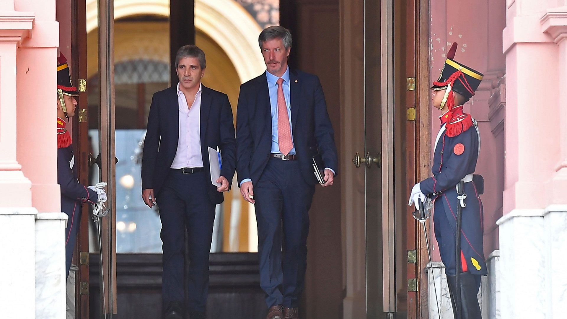 Guardia Casa Rosada entrada de ministros reunion de gabinete 14122023