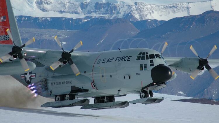 La nueva pista de aterrizaje sobre nieve compactada, en McMurdo. Foto:Â Gentileza Carlos Flesia.