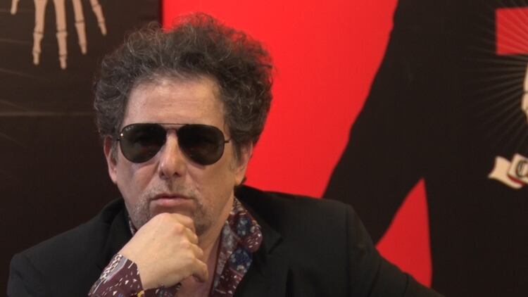 Andrés Calamaro le envió un mensaje desde España: “Aguantá querido”