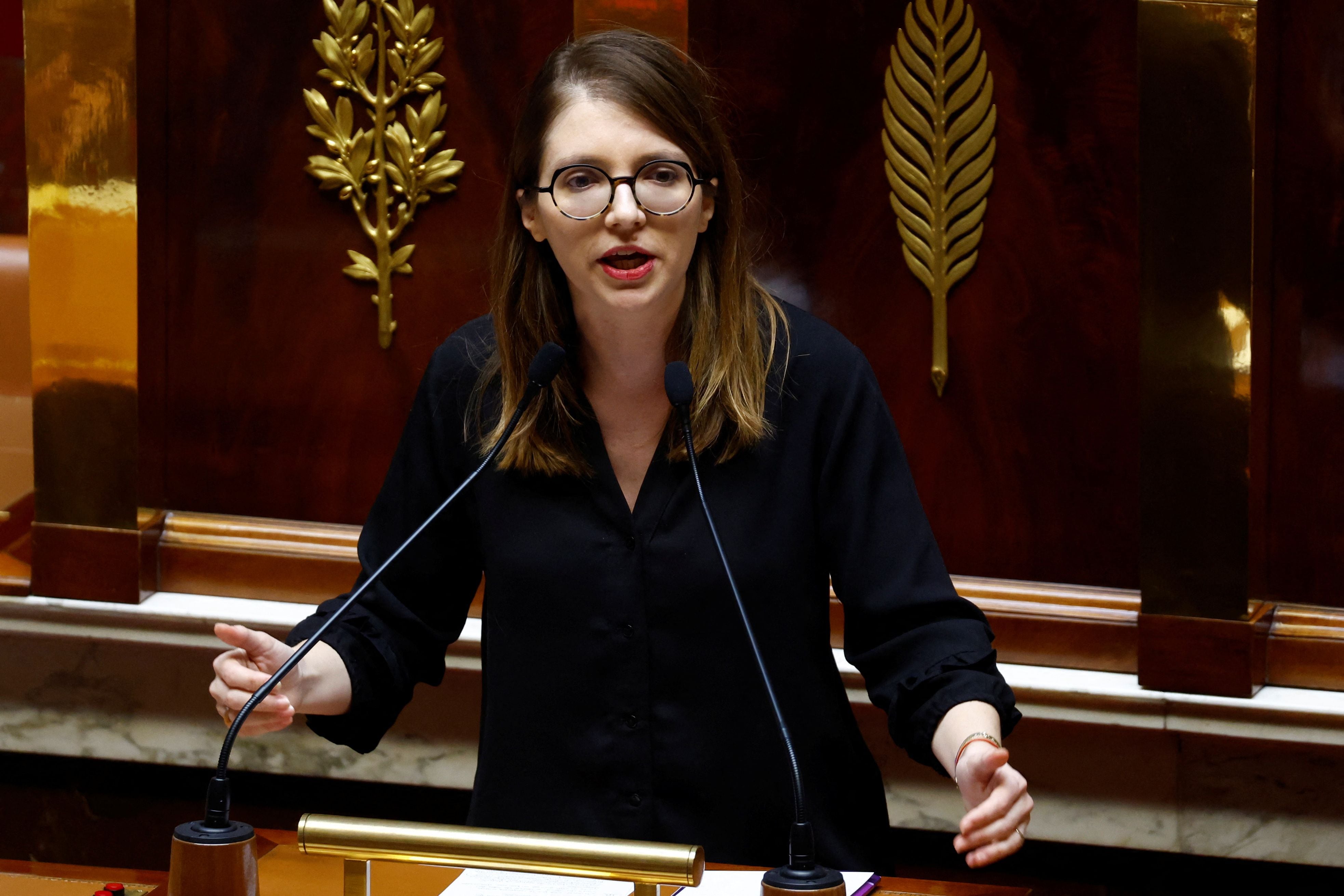 La líder oficialista en la Asamblea Nacional de Francia, Aurore Bergé, heredará el ministerio de Solidaridad y Familias (REUTERS/Gonzalo Fuentes)