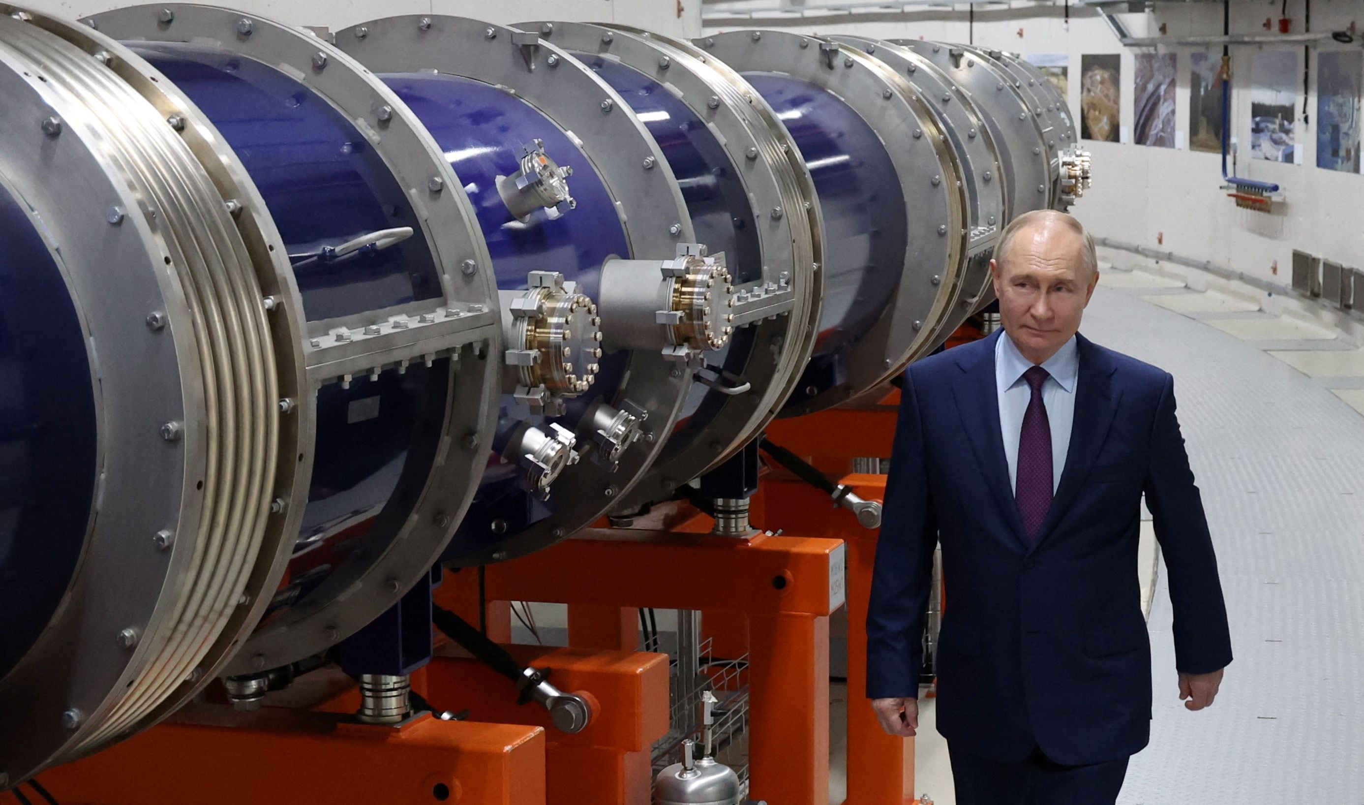 Putin visita una central de desarrollos nucleares en Dubna (Sputnik/Alexander Kazakov/Pool via REUTERS) 