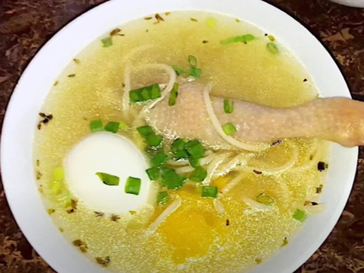 Caldo del gallina: la sopa favorita de los peruanos que tiene propiedades  'milagrosas' - Infobae