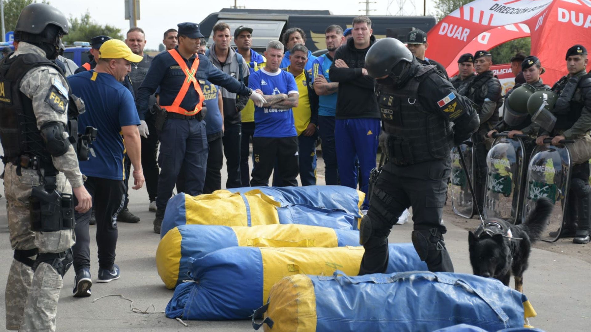 Incautaron cuatro armas de fuego a los hinchas de Boca Juniors