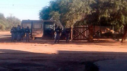 Las comunidades aborígenes huyen a los montes cuando llega la Policía para evitar ser llevados a centros de aislamientos por la pandemia.