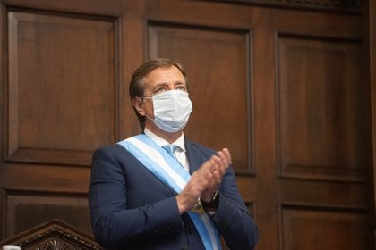 El gobernador mendocino Rodolfo Súarez endureció las sanciones contra las reunione sociales no autorizadas. 