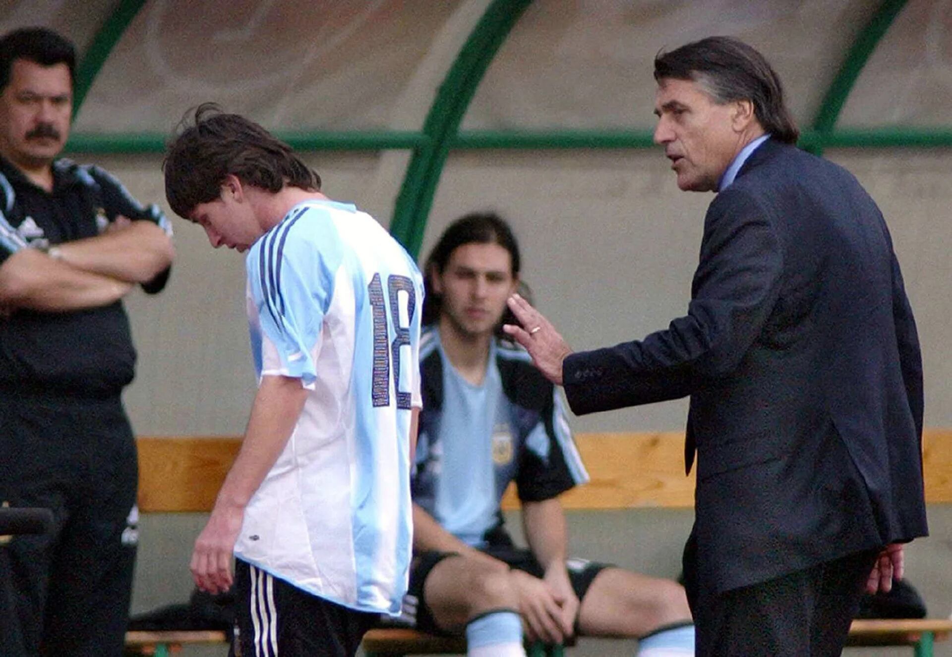 El 17 de agosto de 2005 Lionel Messi debutó en la Selección mayor en un amistoso ante Hungría