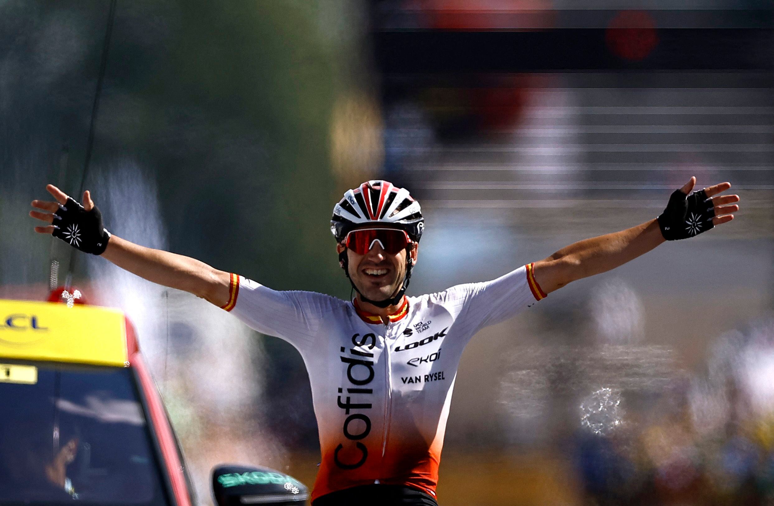 Ion Izaguirre al vencer en el Tour este jueves (REUTERS/Stephane Mahe)