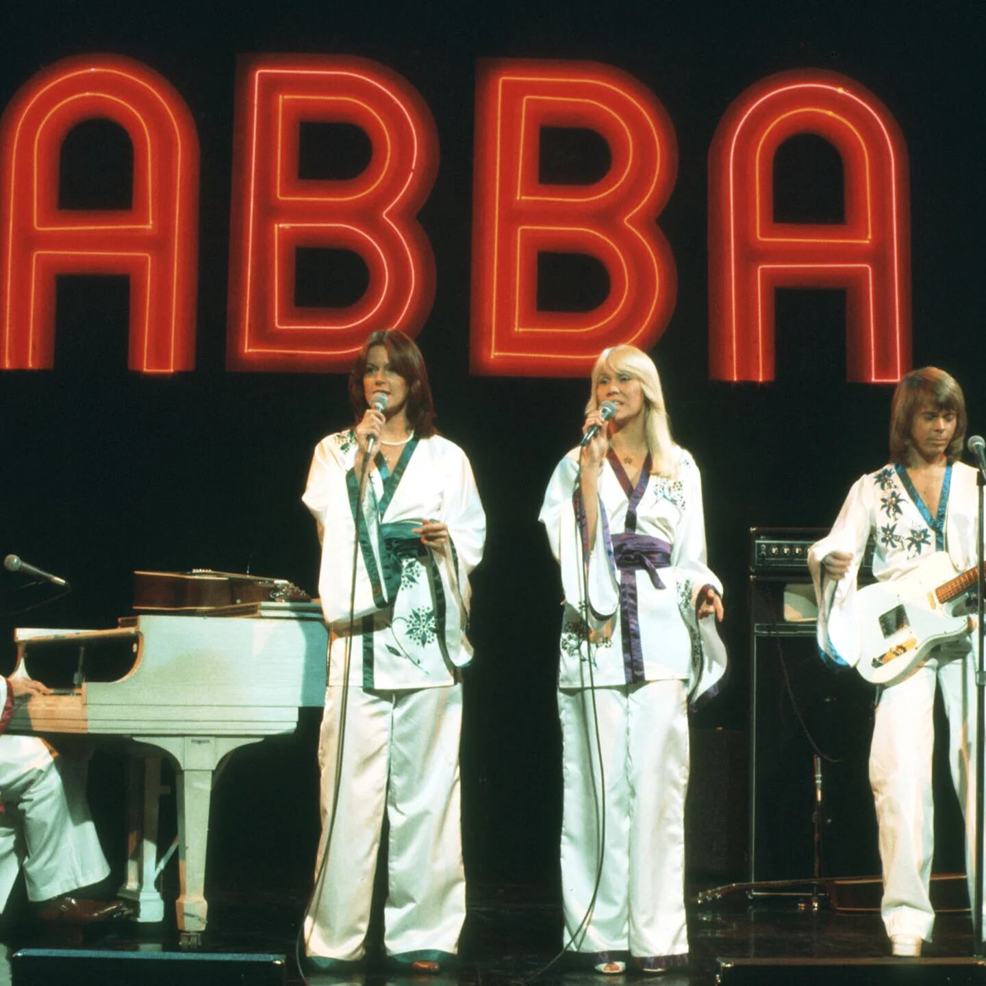 A corear los éxitos de Abba con Mamma Mia! – Diario de Centro América