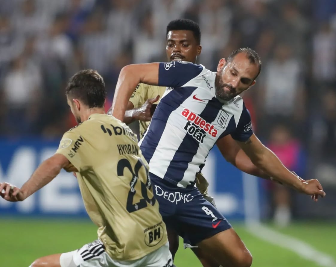 La deuda de Hernán Barcos con Alianza Lima es en la Copa Libertadores, competición en la que aún no puede marcar.