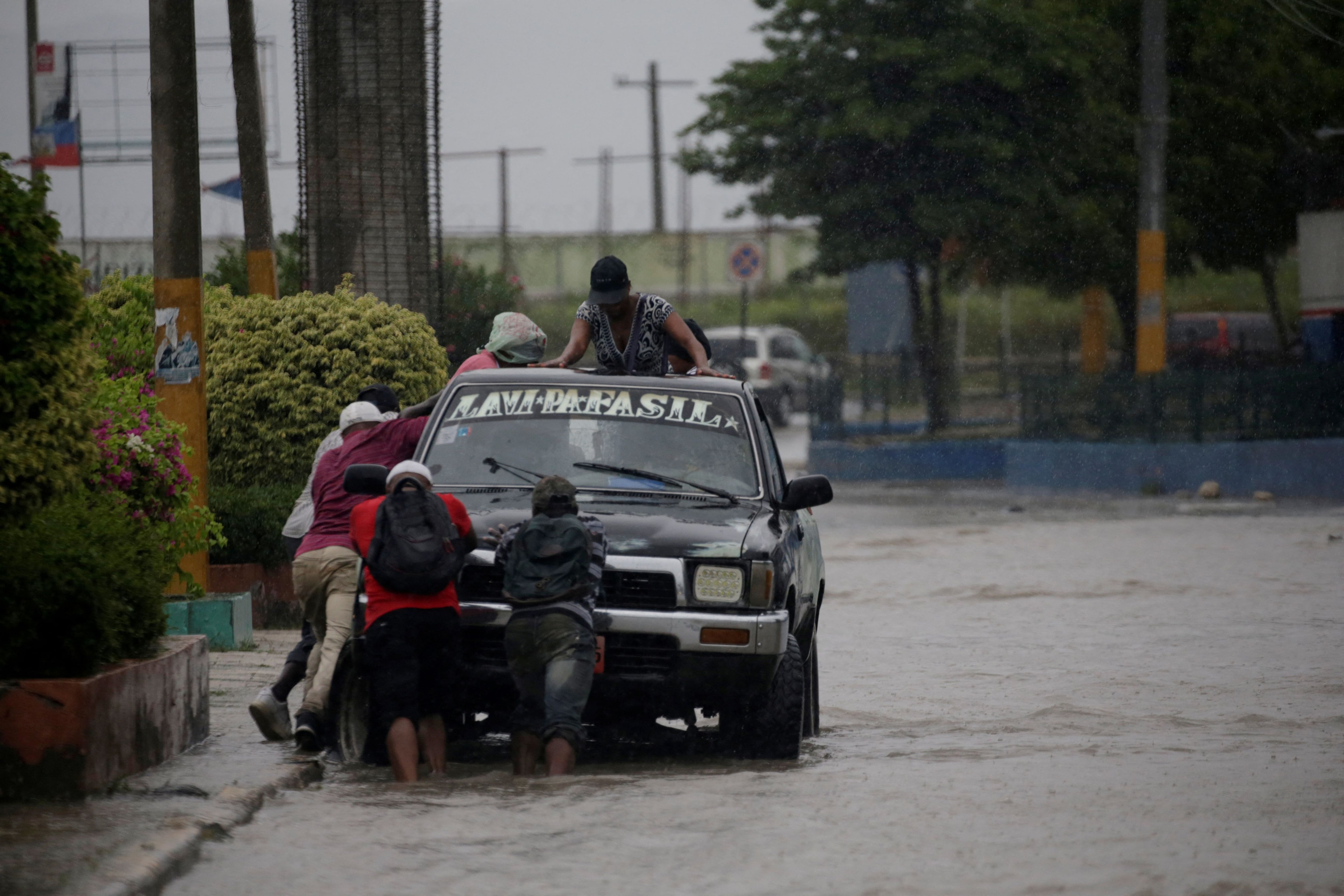 En el Caribe, las autoridades estaban especialmente preocupadas por el impacto de la tormenta en Haití, que es vulnerable a las inundaciones catastróficas debido a la grave erosión en el país. (REUTERS)