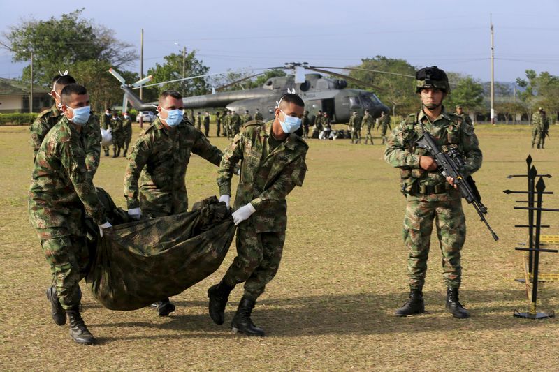 Gustavo Petro aseguró que el Ejército Nacional no debe bajar la guardia mientras se busca la paz en Colombia - crédito José Miguel Gómez/Reuters