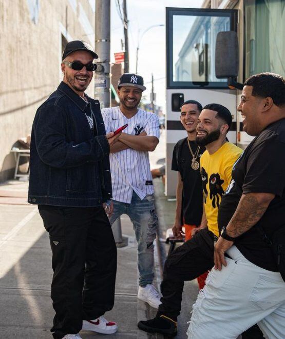 J Balvin despide a Flow La Movie con un emotivo mensaje y una foto. (Foto: Instagram)