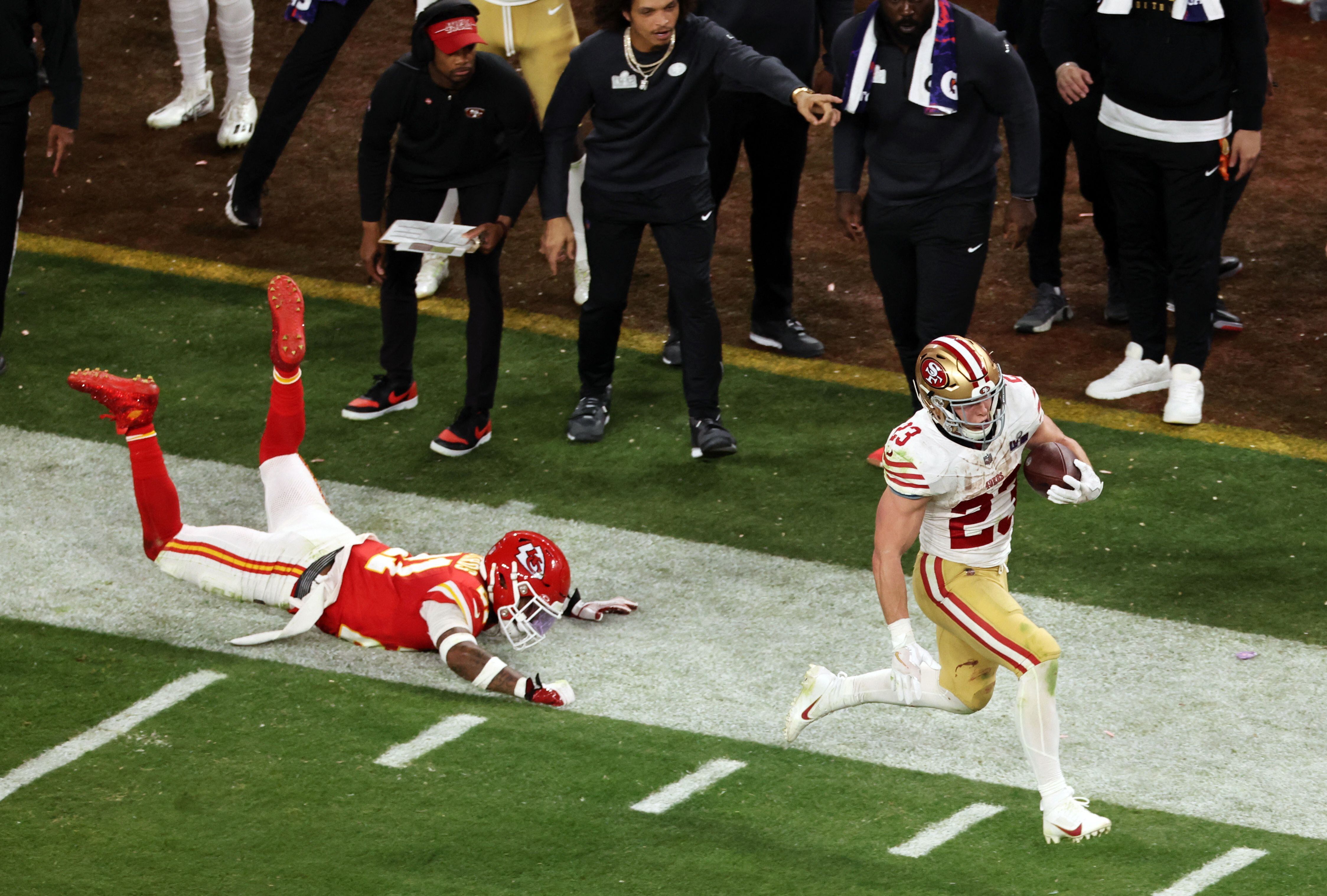 Durante la segunda mitad del partido hubo mucha tensión en el campo (REUTERS/Mike Blake)