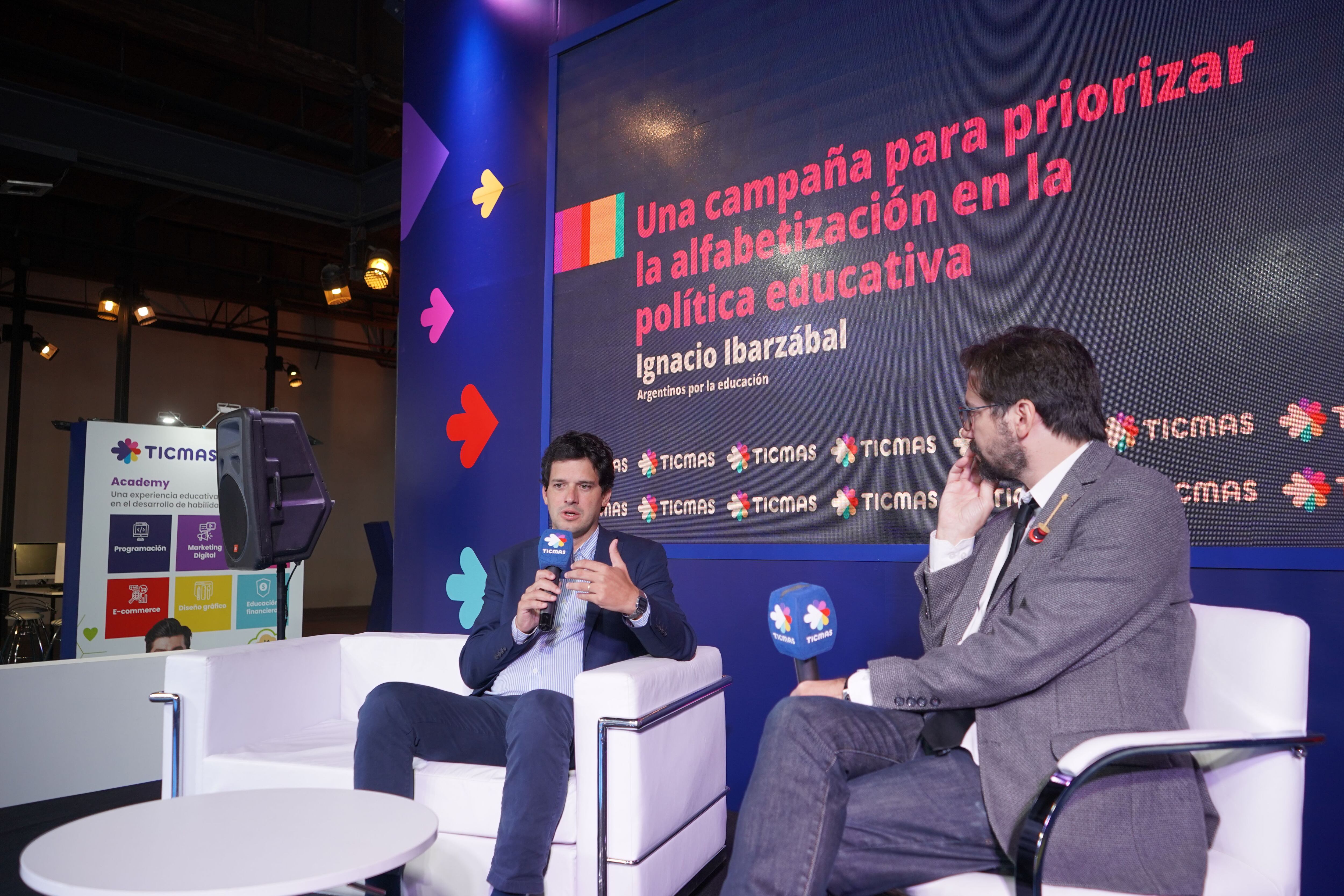 Ignacio Ibarzábal, director de Argentinos por la Educación, en el auditorio de Ticmas en la Feria del Libro (Archivo)