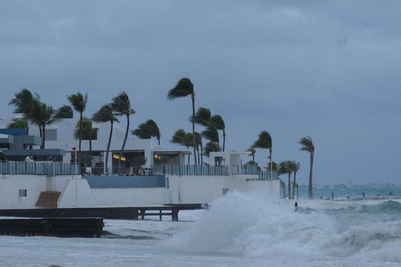 Se estima que los vientos de tormenta tropical de Helene se extienden hasta 442 km desde su centro, lo que aumenta el riesgo de daños en amplias áreas de la costa. (REUTERS/Paola Chiomante)