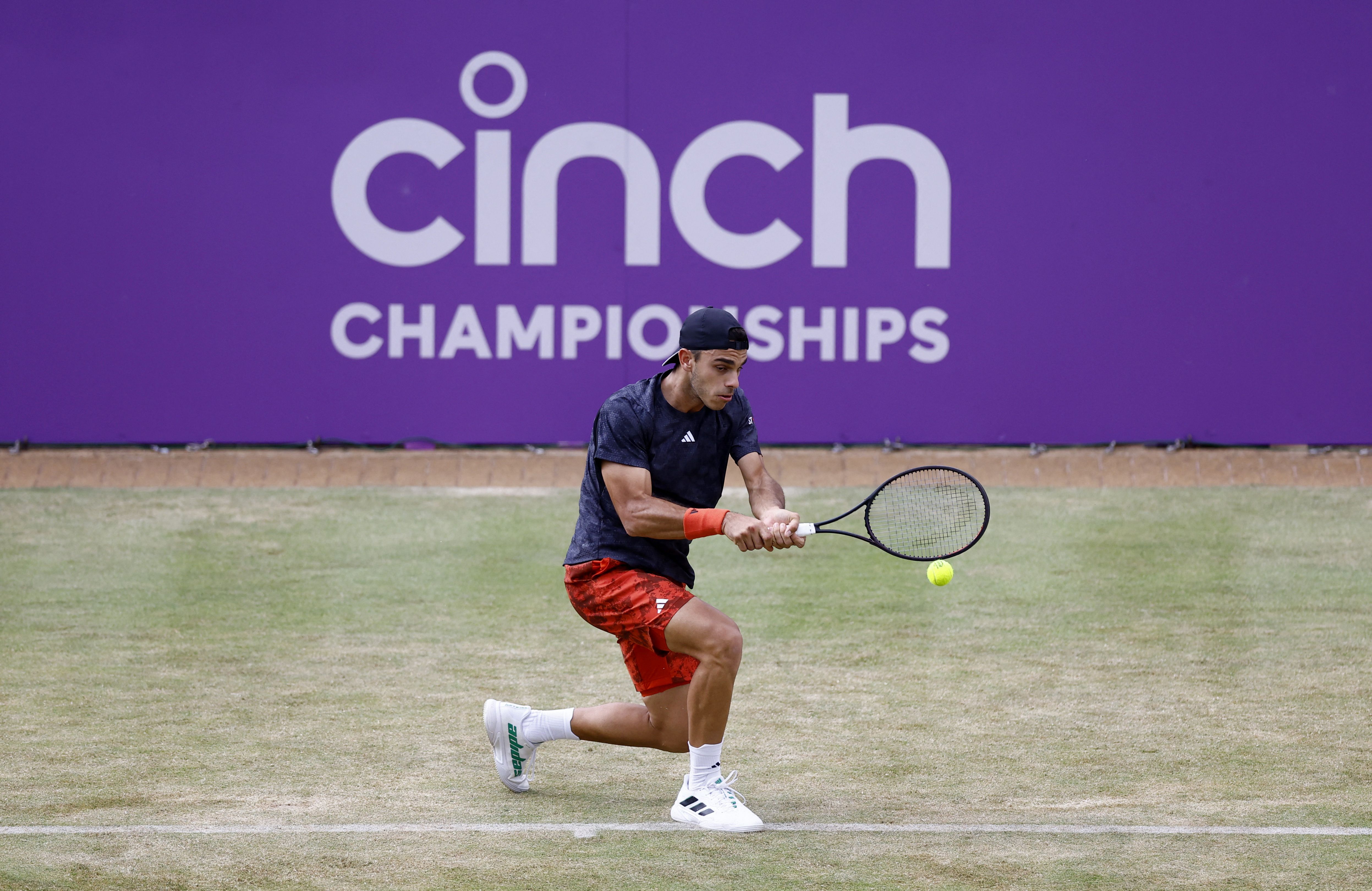 Francisco Cerúndolo jugará la final del ATP de Eastbourne sobre césped (Foto: Reuters/Peter Cziborra)