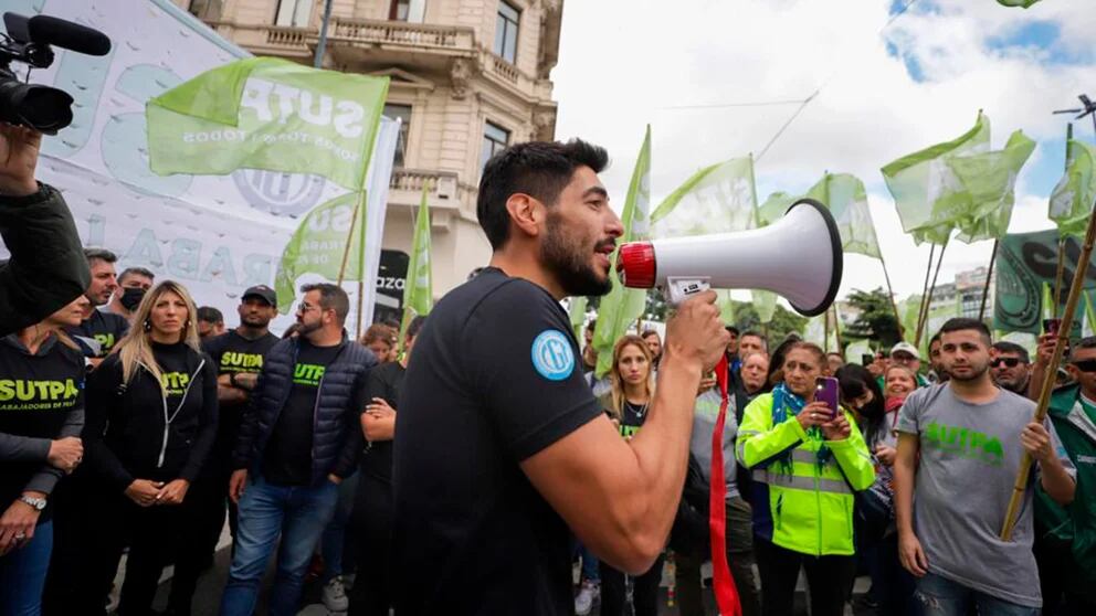 Se agrava la pelea entre Facundo Moyano y Axel Kicillof por el conflicto del sindicato de peajes