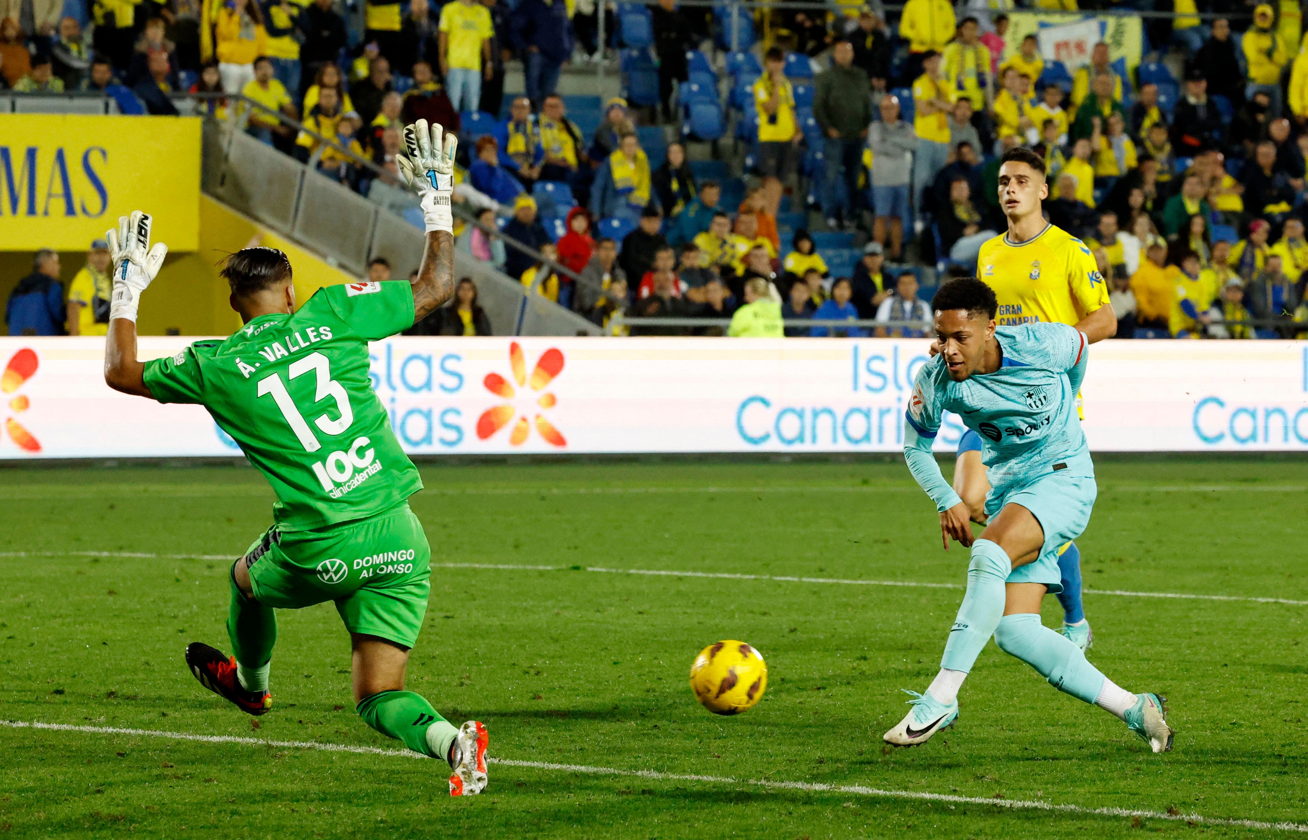 Vitor Roque durante su debut como jugador del Barça ante Las Palmas (REUTERS).