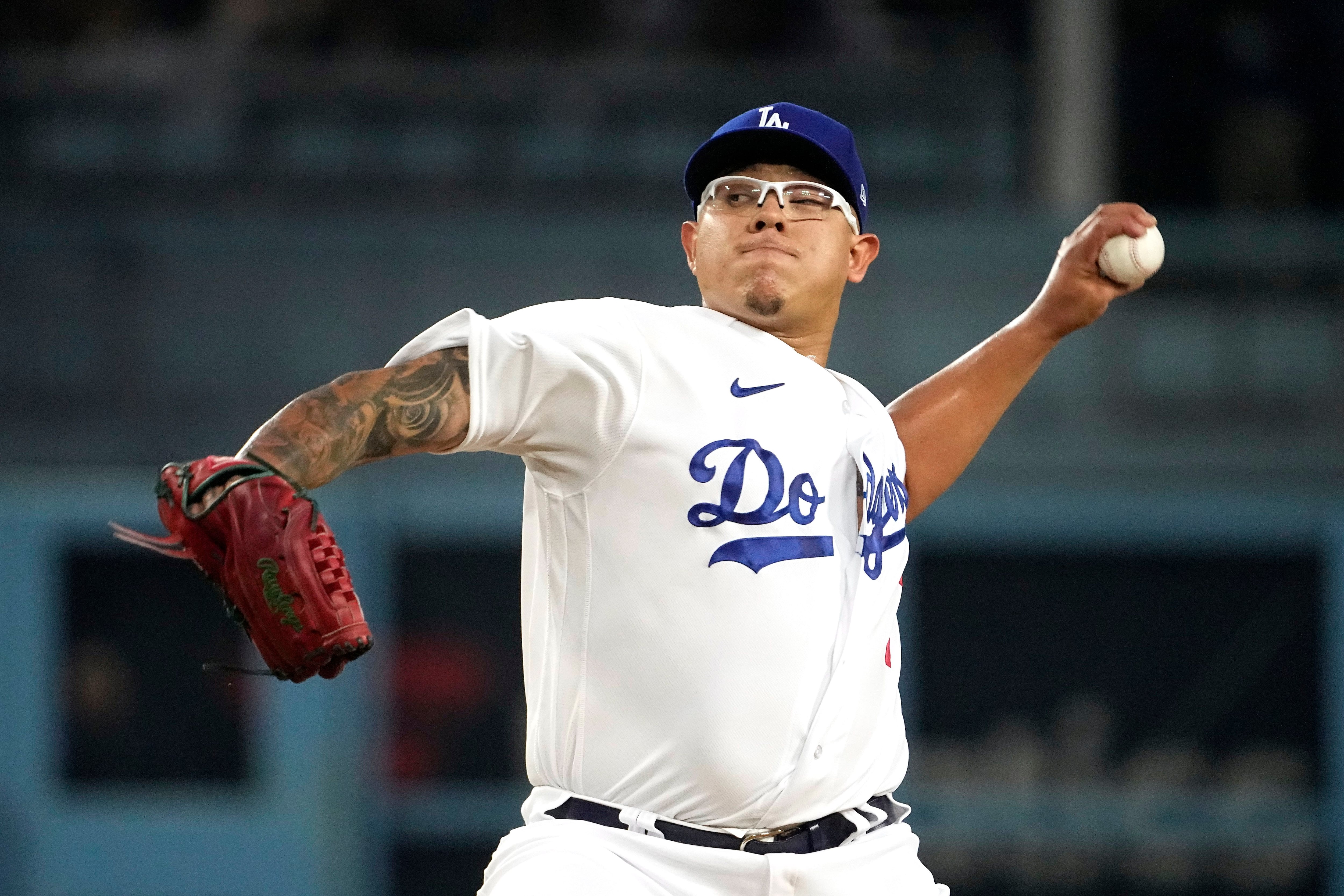 Los Dodgers, vestidos totalmente de azul por primera vez, ganan