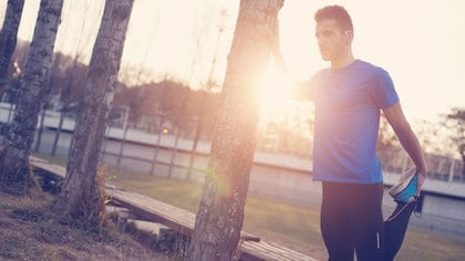 Pocos minutos de ejercicios al día favorecen a la salud cardiovascular (Shutterstock)