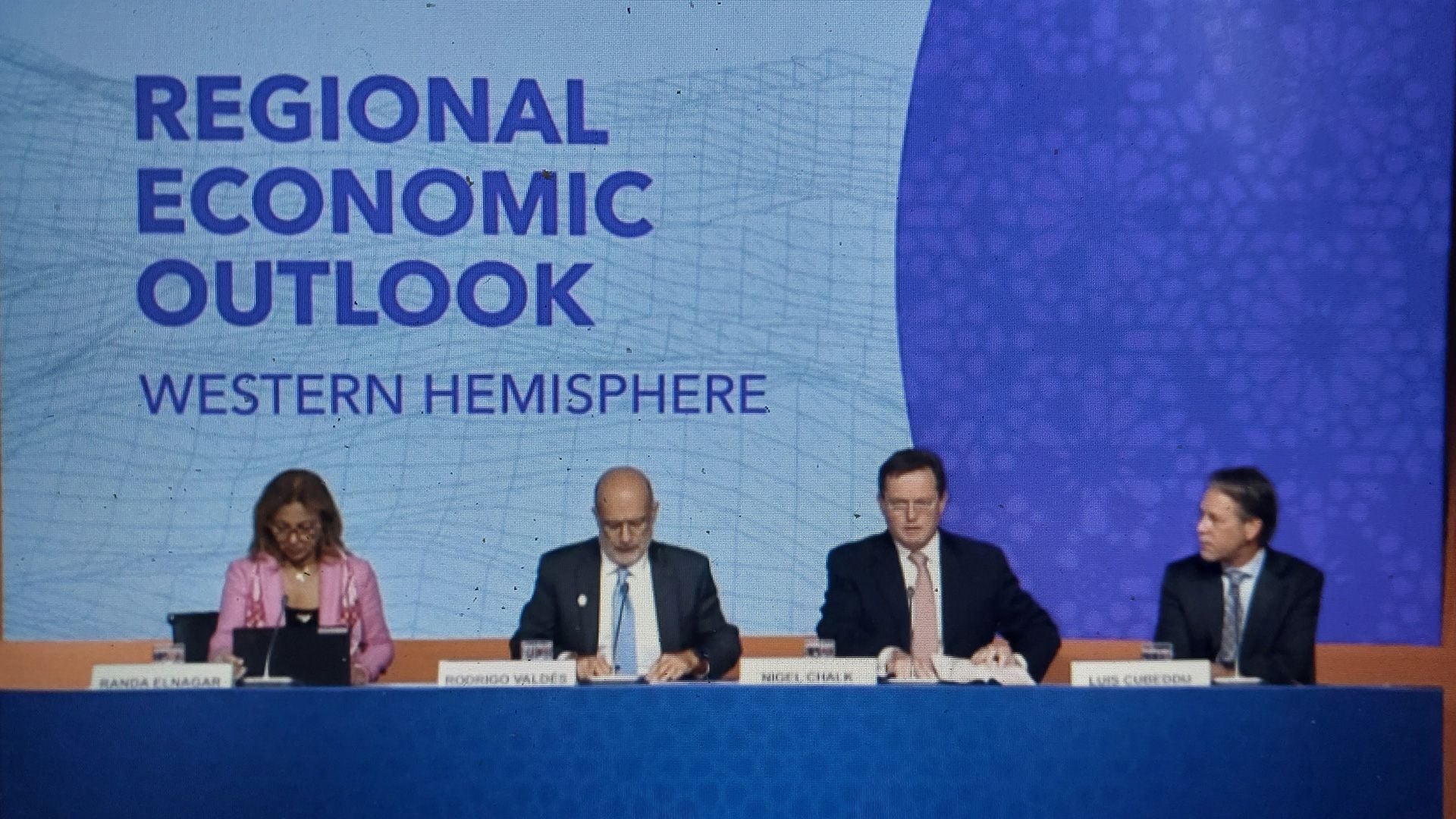 En la Presentación del informe regional, los técnicos del FMI destacaron que la Argentina registrará el peor resultado económico de la región 
(Captura de pantalla)