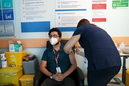 Chile comenzó su campaña de vacunación contra el covid-19 la semana pasada. Foto: REUTERS/Ivan Alvarado