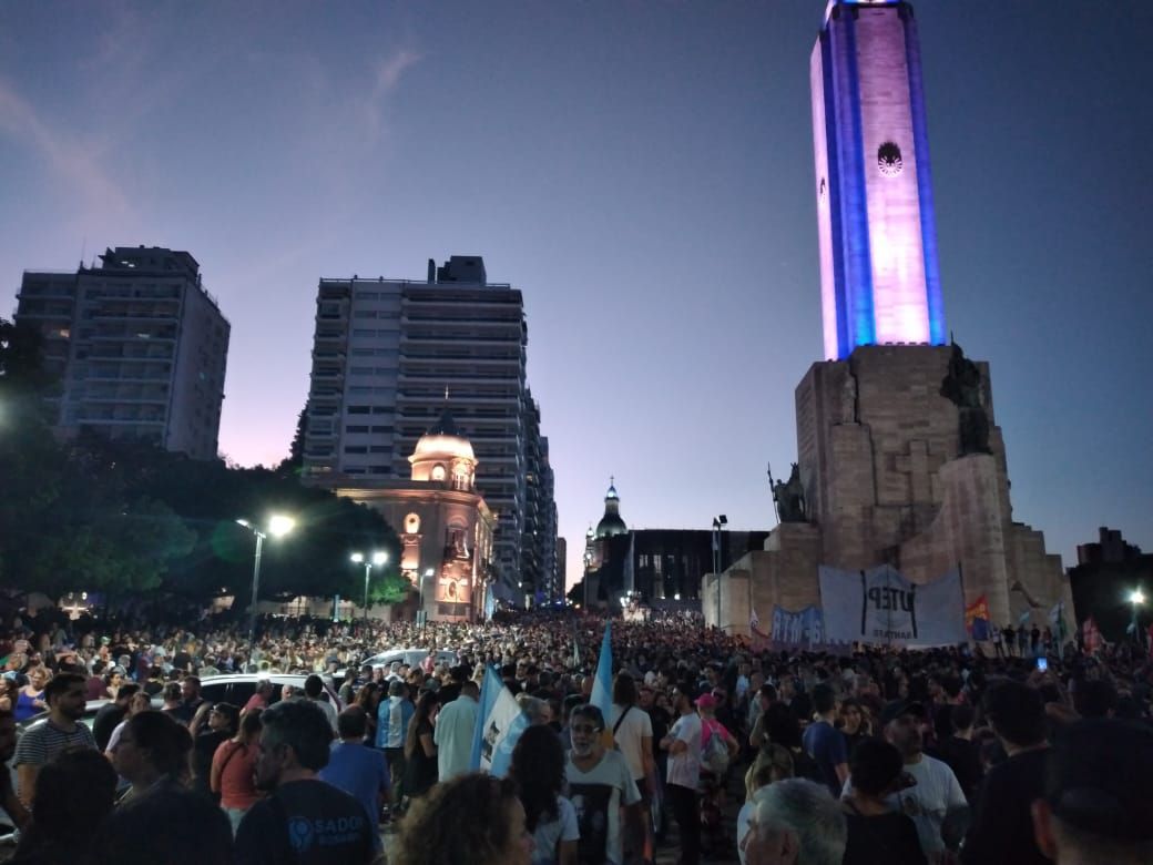 Gremios de Rosario convocaron a una protesta en Rosario contra el mega decreto de Milei