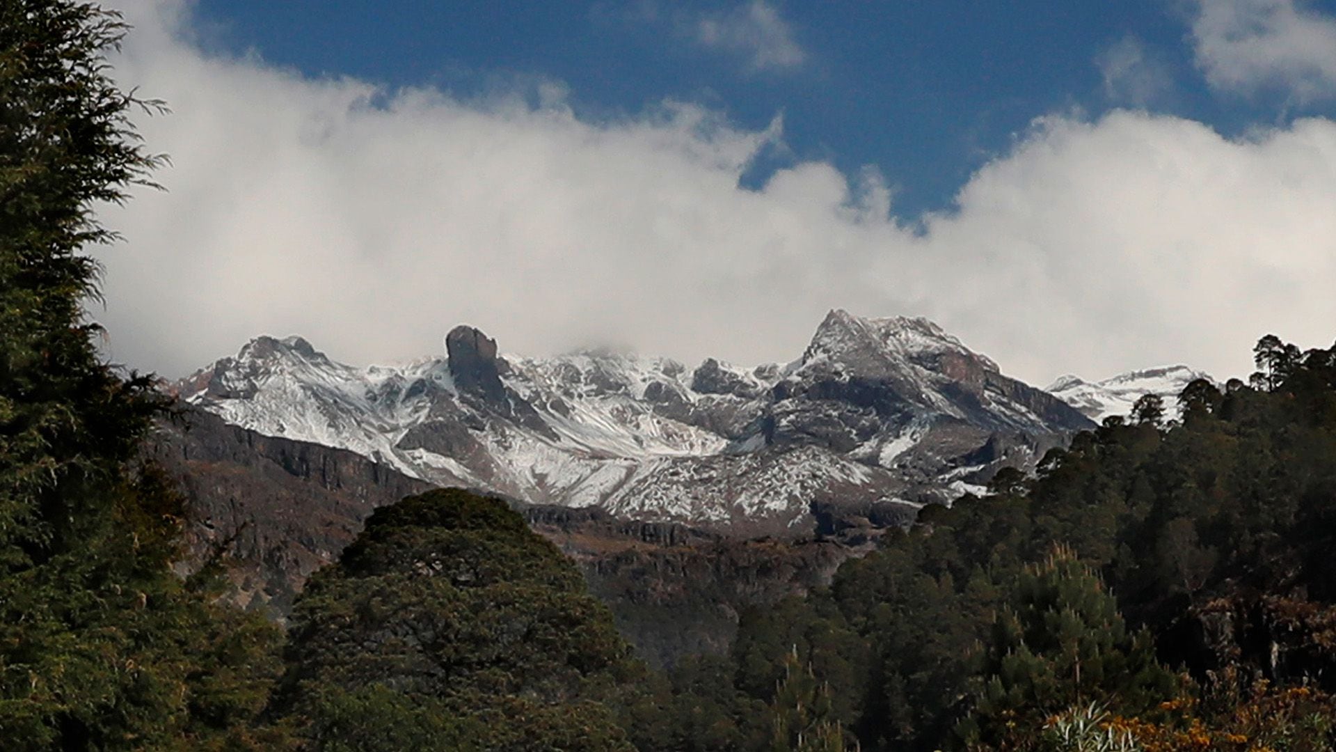 El Iztaccíhuatl, conocido como la “Mujer dormida” por su silueta, es la cuarta montaña más alta de México/ Archivo Infobae 