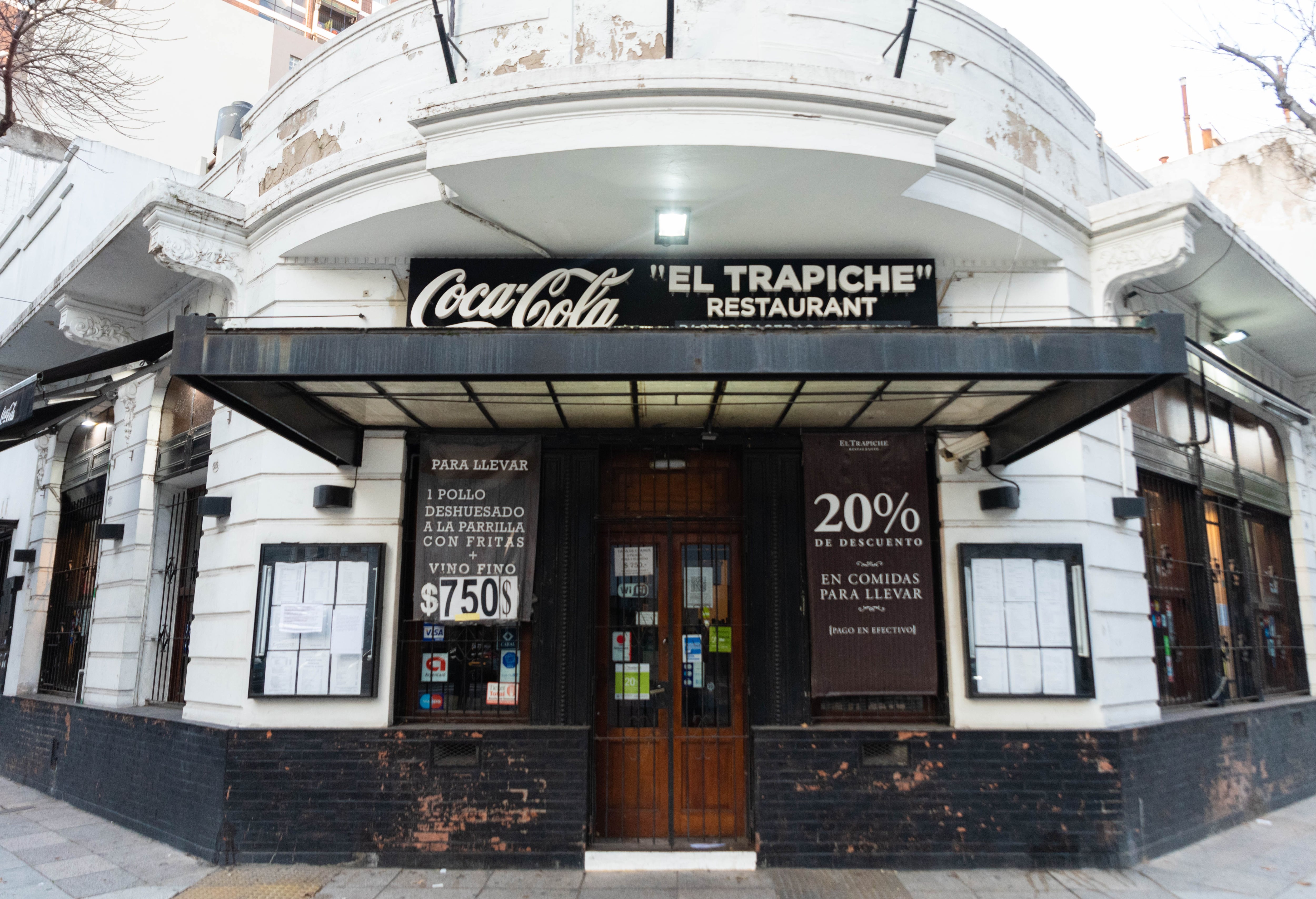 Chiusura del ristorante Trapiche Palermo - Coronavirus - COVID-19 - Quarantena obbligatoria - Buenos Aires, Argentina