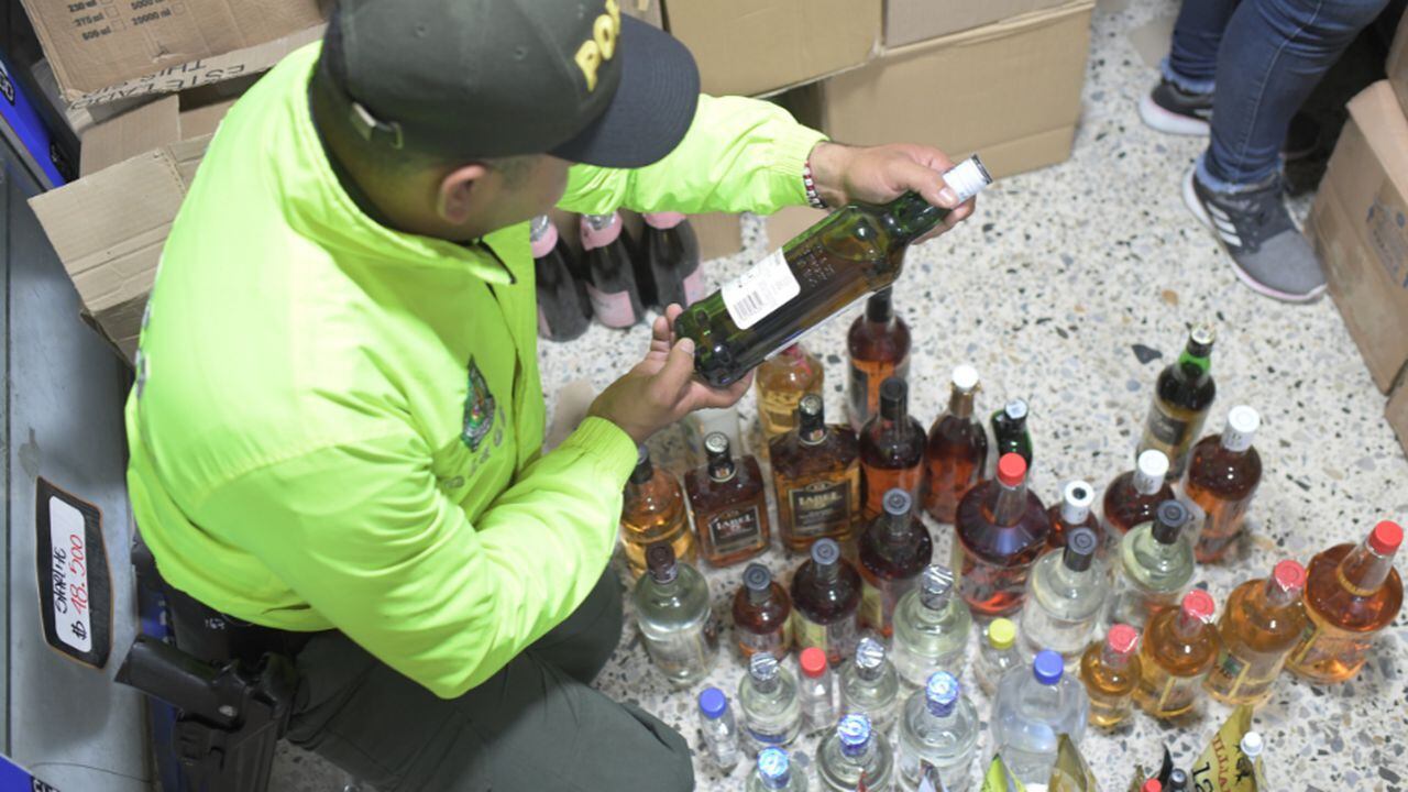 Más De 2000 Botellas De Licor Adulterado Y De Contrabando Fueron Incautadas En Centro Comercial 5416