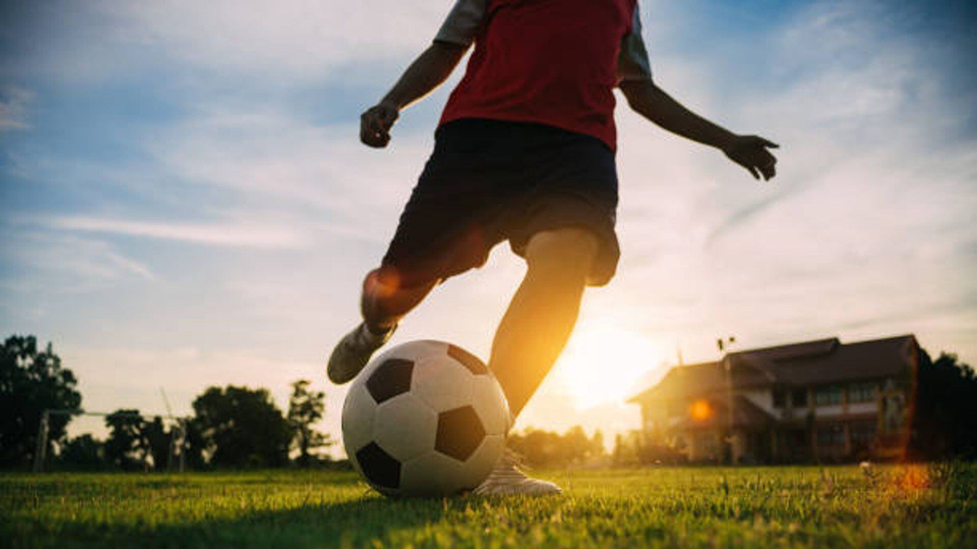 El menor estaba jugando un partido de fútbol en una cancha aledaña al sitio del accidente en el barrio Madera - crédito iStock