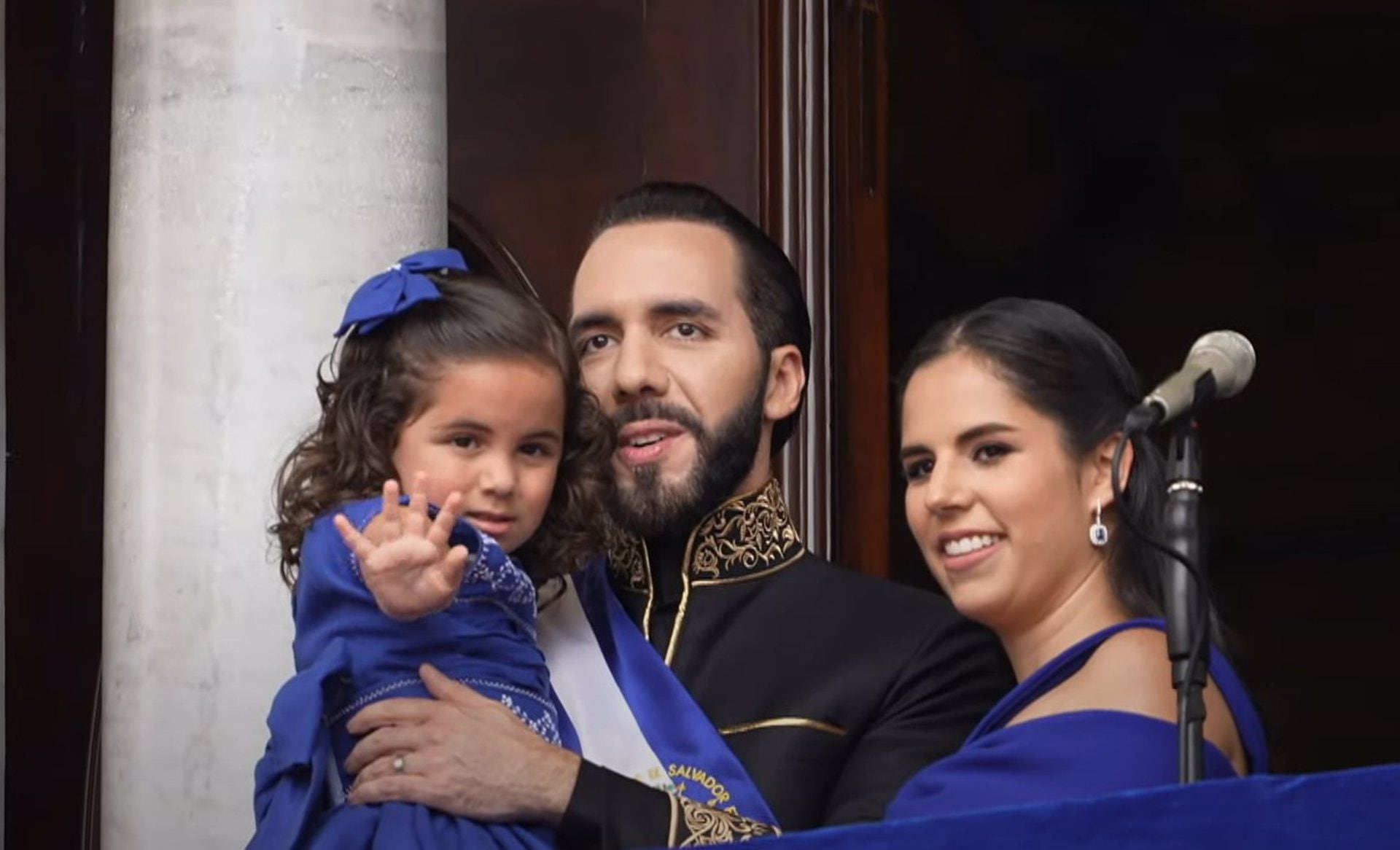 El presidente de El Salvador, Nayib Bukele, con su familia (Europa Press)