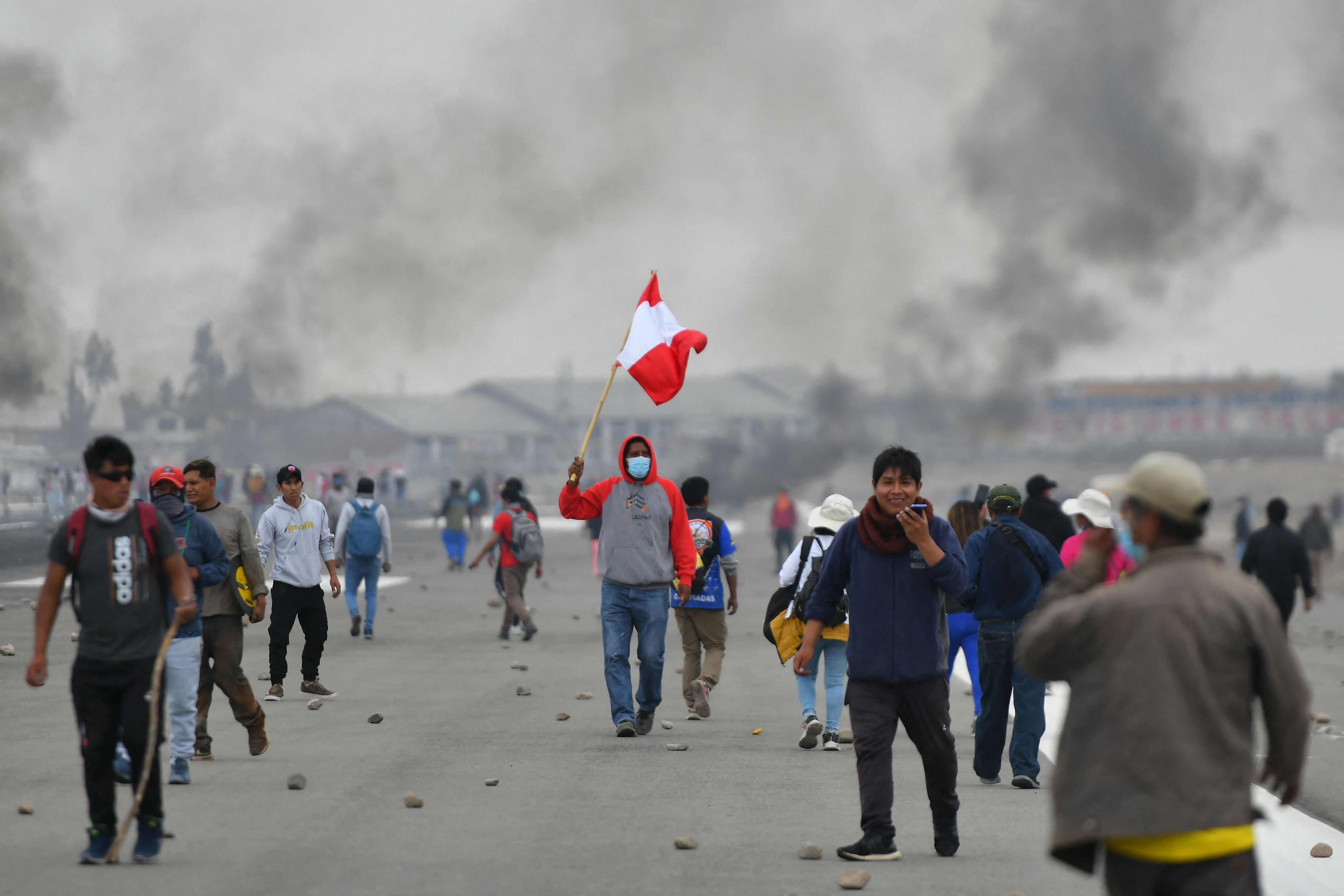 Protestas en Arequipa por toma de aeropuerto y bloqueo de carreteras