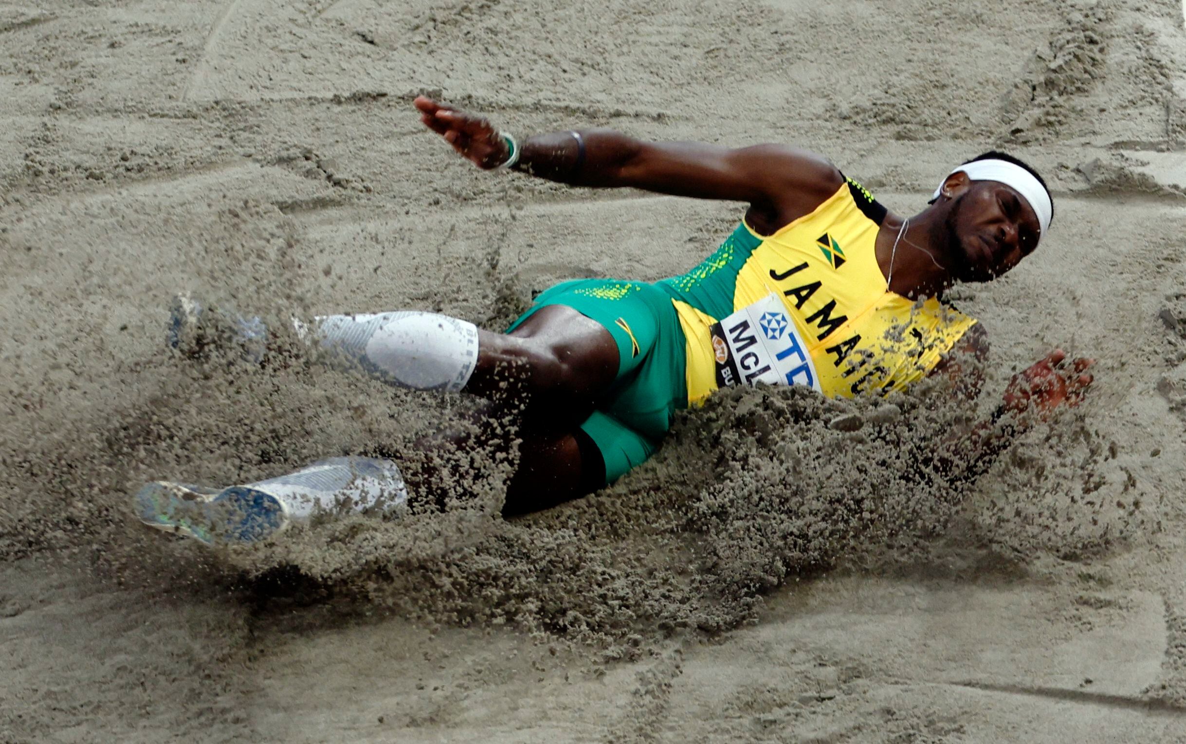 La caída de Carey McLeod en la arena fue muy dura y preocupó a los aficionados (REUTERS/Alina Smutko)