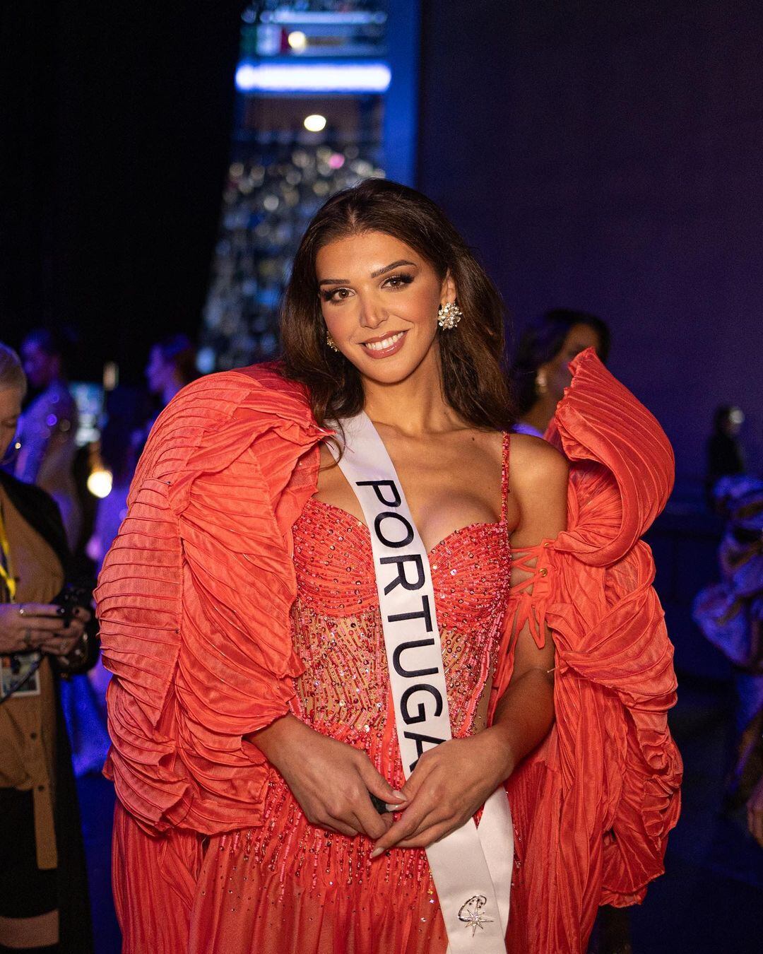 Candidatas desfilando en vestido de noche. Instagram/@missuniverse