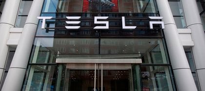 Σε 11 μήνες το 2020, η αγοραία αξία της Tesla αυξήθηκε πέντε φορές παρά την κρίση που προκλήθηκε από την πανδημία για το μεγαλύτερο μέρος του έτους.  EFE / CJ Gunther / Αρχείο