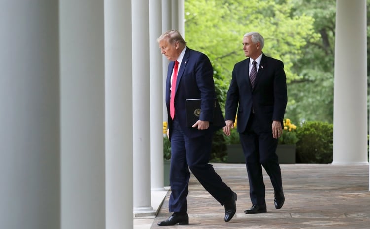 El presidente de Estados Unidos, Donald Trump, junto al vicepresidente Mike Pence en la Casa Blanca (REUTERS/Leah Millis)